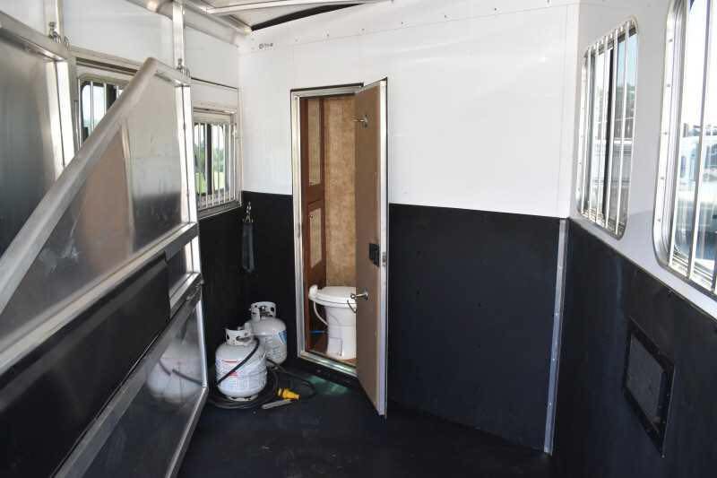 2017 Exiss Escape 7308LQ 3 Horse Trailer with 8′ Short Wall image 26