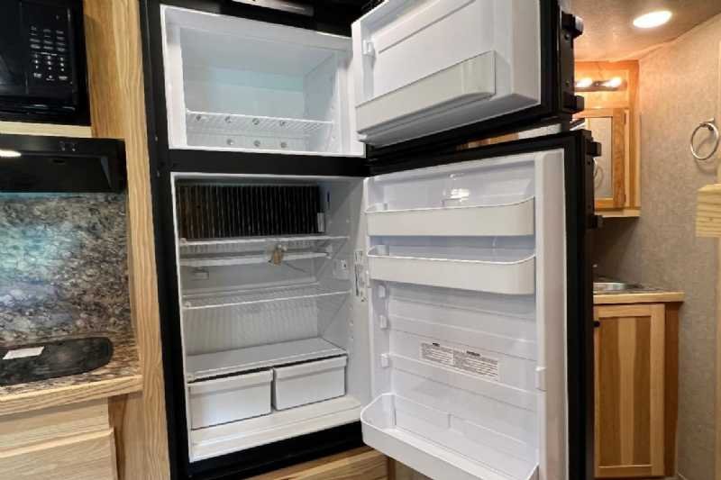 2024 Lakota Charger 8411RKGLQ 4 Horse Trailer with 11′ Short Wall image 15