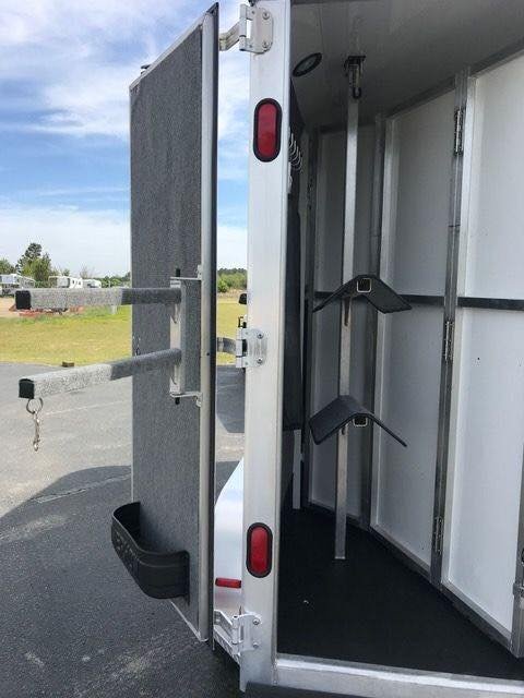 2010 Merhow 2 Horse Slant image 10