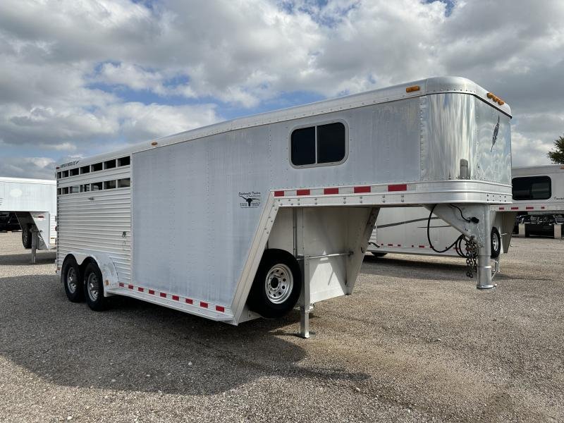 2000 Featherlite 3H GN with Dressing Room Horse Trailer image 2