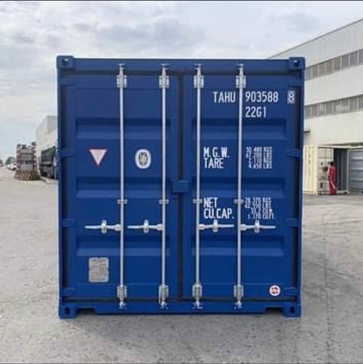 40ft High Cube (9′ 6″ high) Full Side Access Container image 2