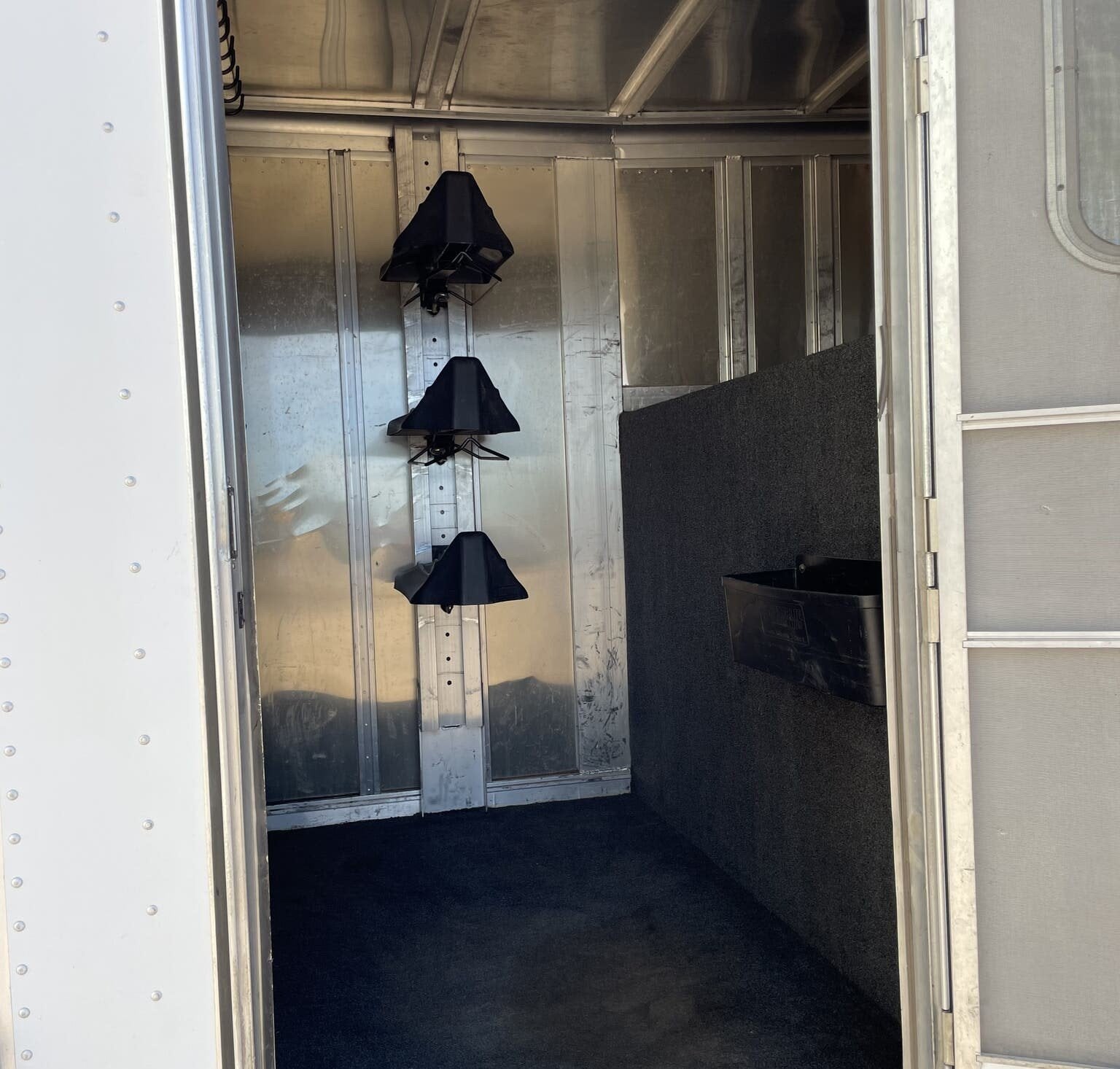 Used 2010 Featherlite 24FT Stock Combo – 2 Compartments image 5