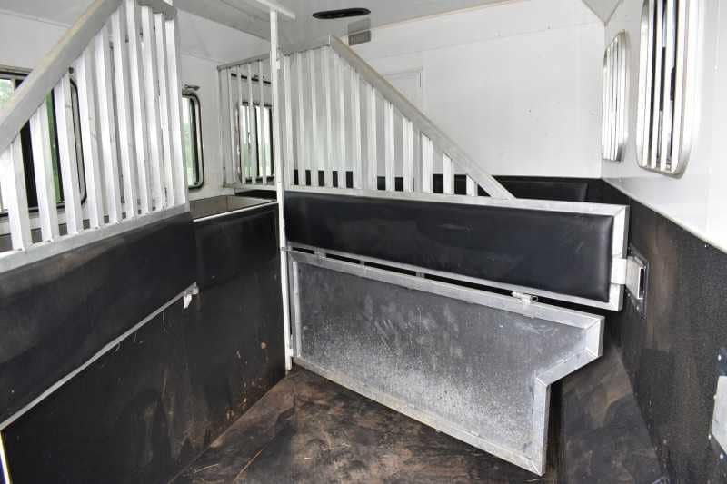 2015 Bison Ranger 3LQ Horse Trailer with 10′ Short Wall image 24