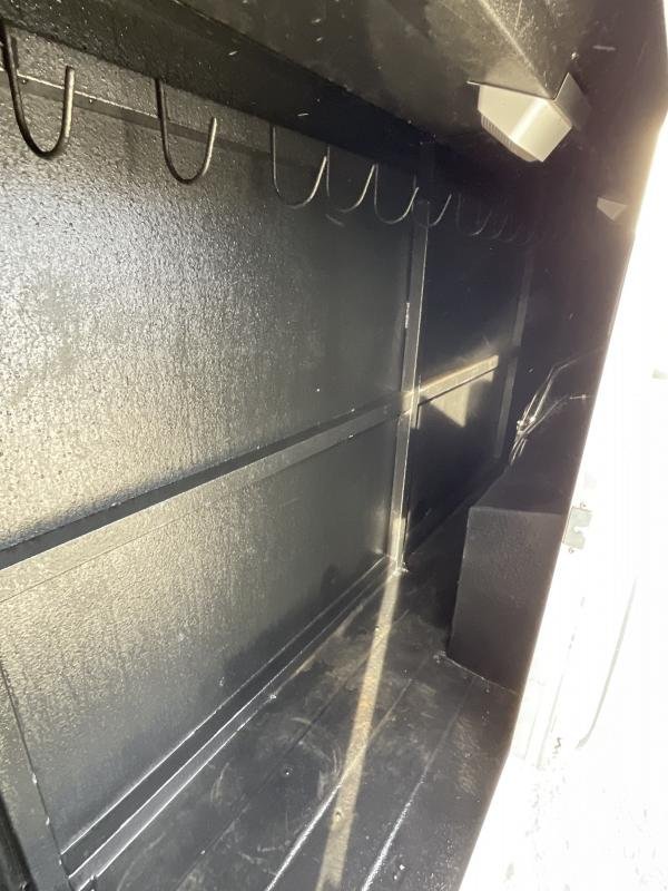 2014 Logan Coach RAZ4GNHDLQ 40′ 4 horse Razor GN Horse Trailer**WITH WALK IN CLOSET** image 30