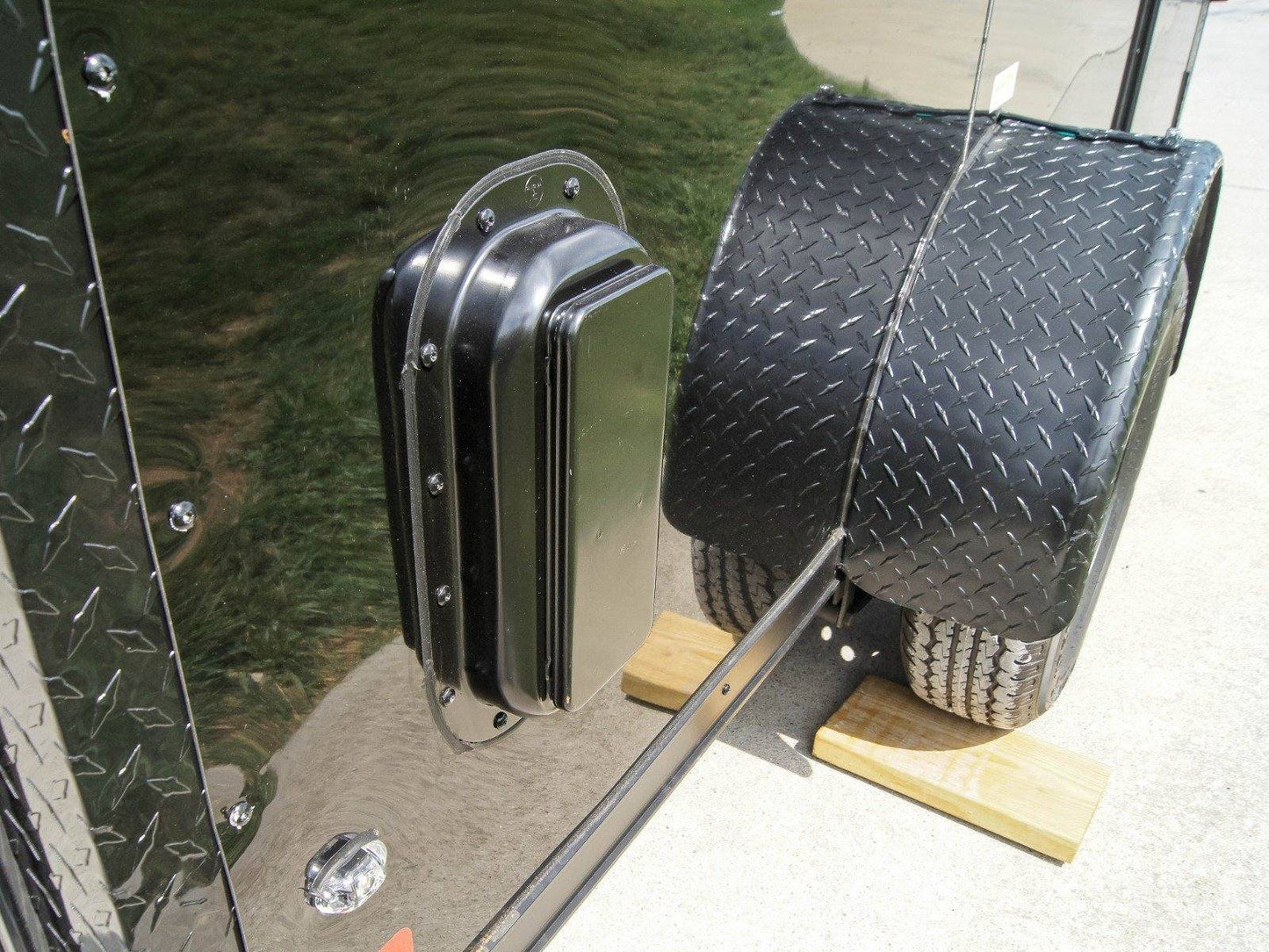 6x12 Enclosed Trailer Black V-Nose Blackout Package 3,500lb Axle Storage image 10