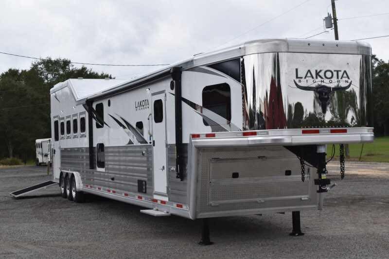 2021 Lakota BigHorn 8519TBB 5 Horse Trailer with 19′ Short Wall image 3