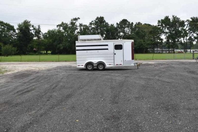 2012 CM 3HBP 3 Horse Trailer image 15