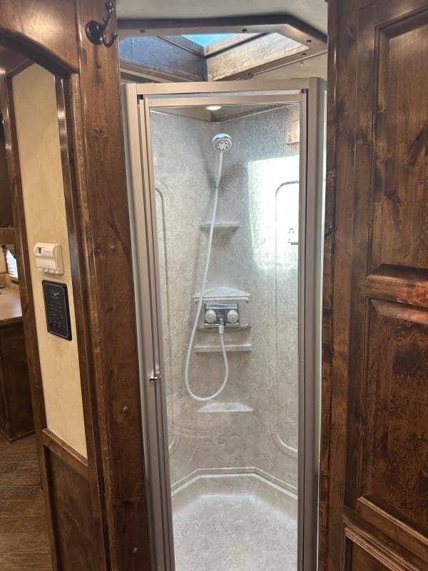 2007 4 Star 4 Horse 14′ Outlaw LQ Slide Out image 20