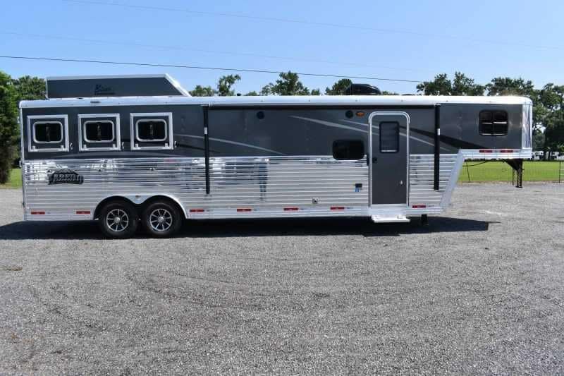 2020 Bison Laredo 3 Horse Trailer with 11′ Short Wall image 1
