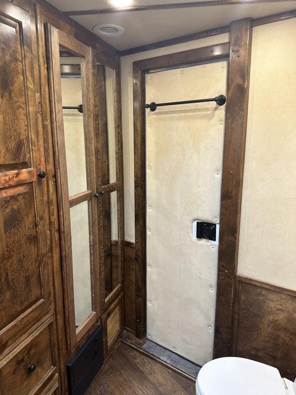 2007 4 Star 4 Horse 14′ Outlaw LQ Slide Out image 17