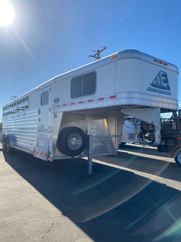 2021 Elite Trailers Slant Load 5 Horse Slant Load image 2